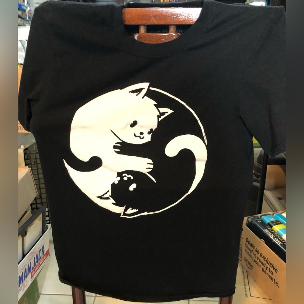 Yin Yang HotTopic Black And White Cats T-shirt Adult Catcore Size S